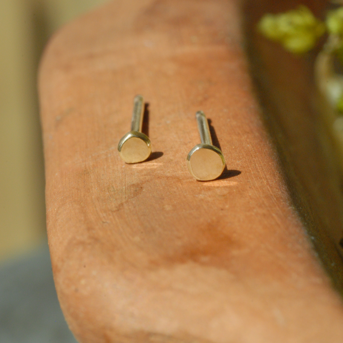 Pebble Studs